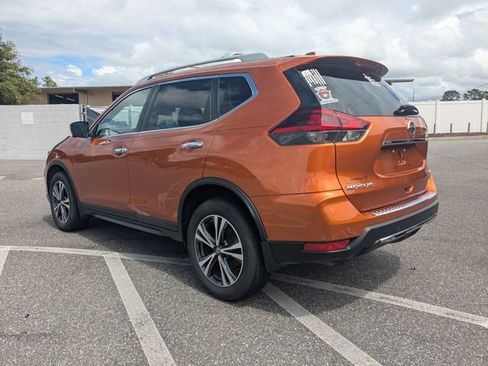 Used 2019 Nissan Rogue SV w/ Premium Package AWD/4WD image 4