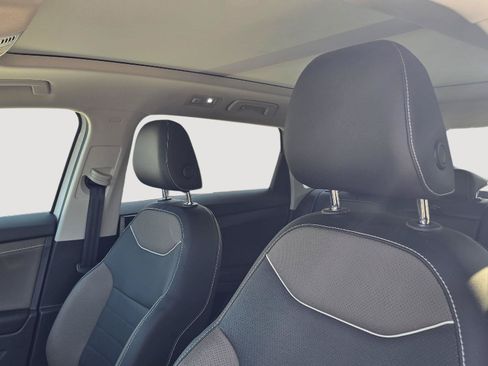 Certified 2023 Volkswagen Taos SEL AWD/4WD image 6