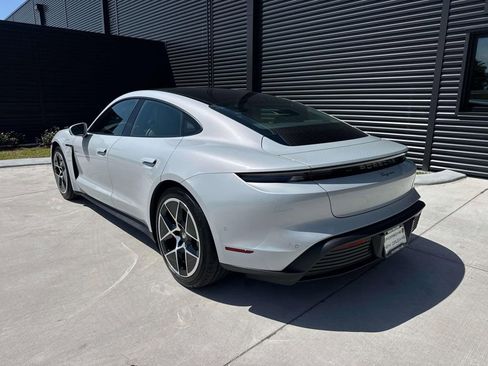 Used 2025 Porsche Taycan image 3