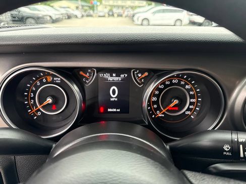 Used 2021 Jeep Wrangler Sport AWD/4WD image 11