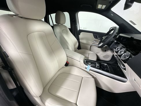 Used 2025 Mercedes-Benz GLA 250 4MATIC image 22