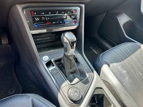Used 2024 Volkswagen Tiguan SE AWD/4WD image 30