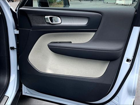 Used 2026 Volvo XC40 B5 Plus w/ Protection Package Premier image 26