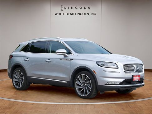 Used 2023 Lincoln Nautilus Reserve w/ Equipment Group 202A image 3
