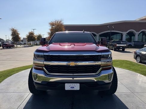 Used 2018 Chevrolet Silverado 1500 LT w/ Texas Edition image 2
