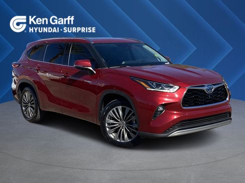 Used 2020 Toyota Highlander Limited Platinum image 1