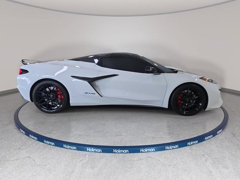 Used 2025 Chevrolet Corvette Z06 w/ Stealth Interior Trim Package RWD image 6