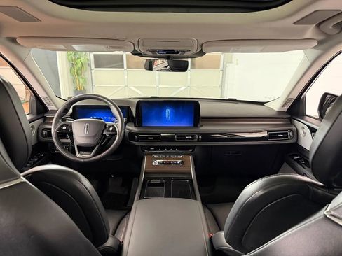 Used 2025 Lincoln Aviator Reserve w/ Equipment Group 201A AWD/4WD image 31