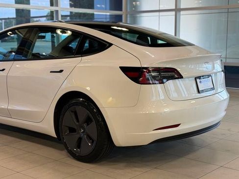 Used 2022 Tesla Model 3 Long Range AWD/4WD image 13