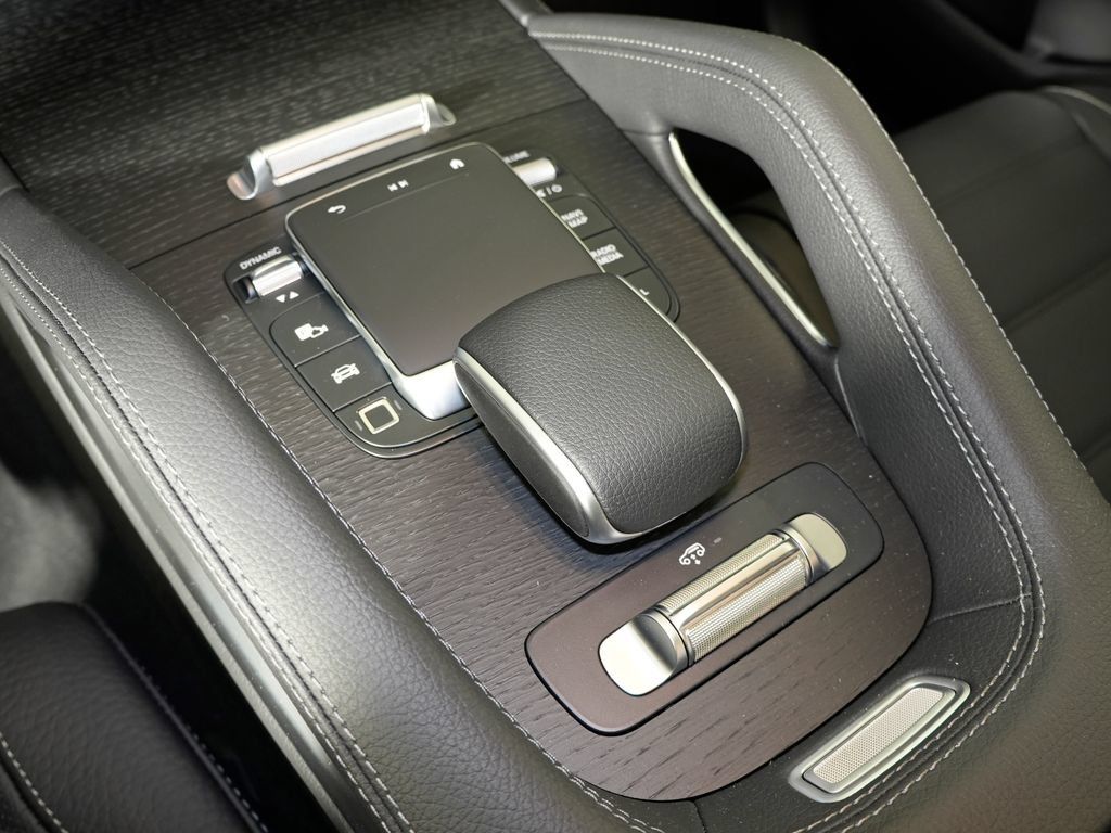 Used 2026 Mercedes-Benz GLS 450 4MATIC image 24