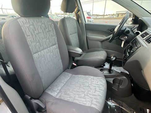 Used 2005 Ford Focus SE image 35