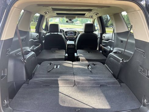 Used 2017 GMC Acadia Denali AWD/4WD image 30