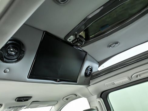 Used 2018 Mercedes-Benz Metris Passenger image 11