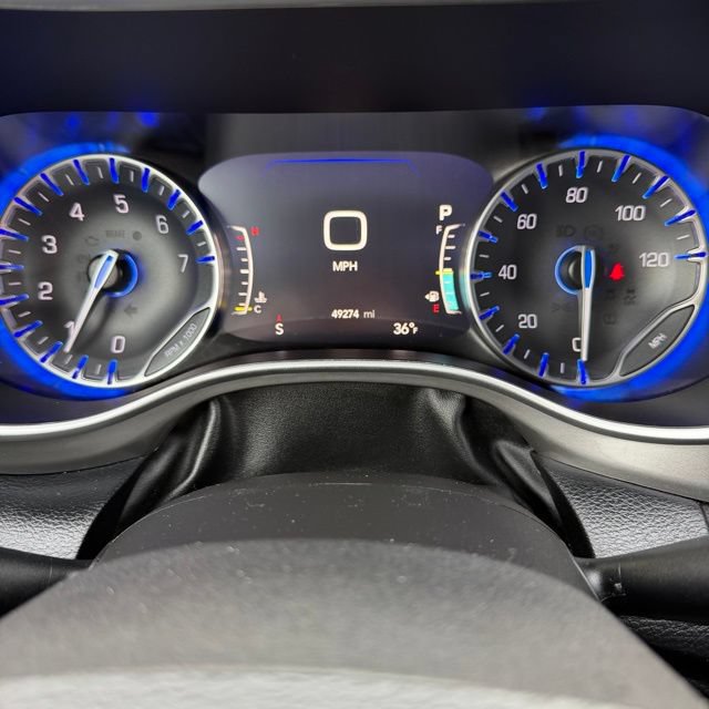 Used 2025 Chrysler Pacifica Select FWD image 20