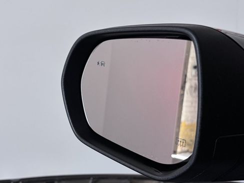 Used 2026 Chevrolet Traverse LT FWD image 33