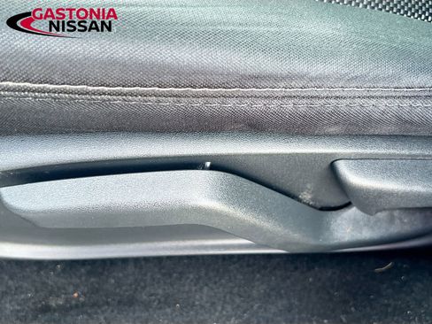 Used 2020 Nissan Pathfinder S image 25