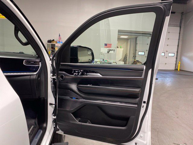 Used 2024 Jeep Grand Wagoneer L Series III w/ Quick Order Packagew 28T AWD/4WD image 29