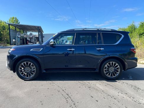 Used 2024 Nissan Armada Platinum w/ Captain's Chairs Package image 3