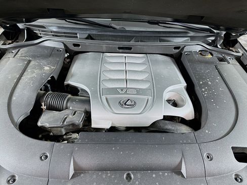 Used 2013 Lexus LX 570 4WD image 36