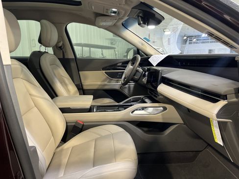 Used 2024 Lincoln Nautilus Premier w/ Equipment Group 102A image 15