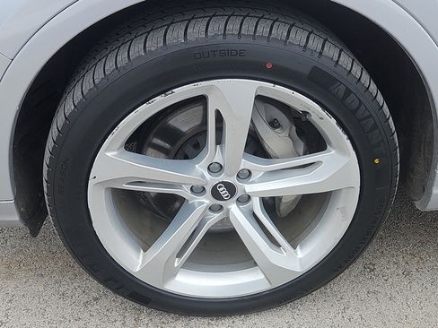 Used 2019 Audi Q7 3.0T Premium Plus image 4