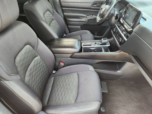 Used 2023 Nissan Pathfinder SV FWD image 17