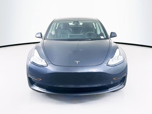 Used 2023 Tesla Model 3 Standard Range image 2