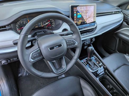 Used 2025 Jeep Compass Limited AWD/4WD image 14