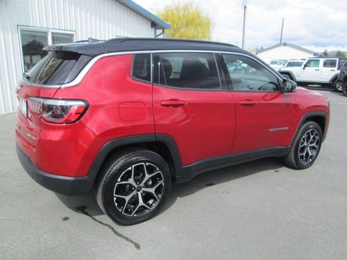 Used 2025 Jeep Compass Limited AWD/4WD image 6