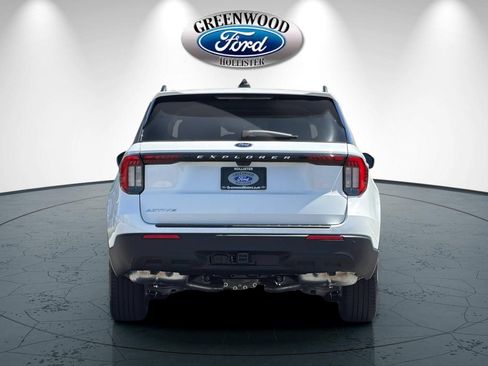 New 2026 Ford Explorer Active RWD image 5