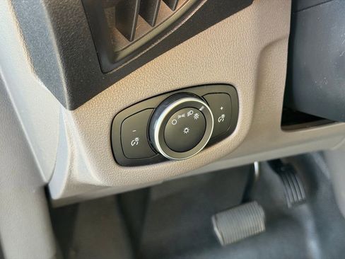 Used 2022 Ford Transit Connect XL image 13