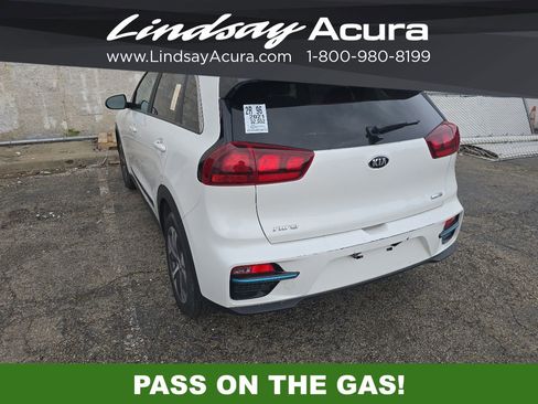 Used 2021 Kia Niro EX w/ Cold Weather Package FWD image 3