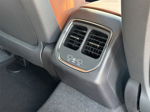 New 2025 VinFast VF 8 Plus image 17