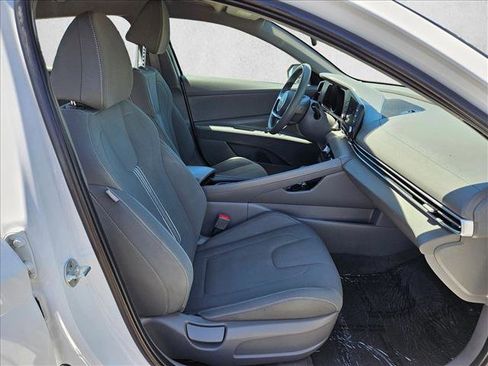Used 2023 Hyundai Elantra Blue FWD image 25