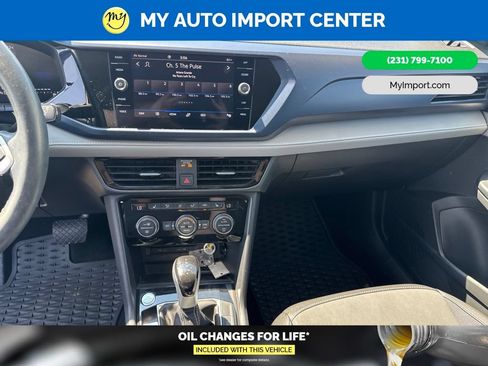 Used 2024 Volkswagen Taos SE AWD/4WD image 21