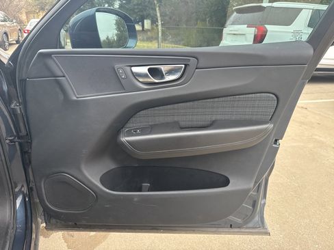 Used 2023 Volvo XC60 B5 Core image 10