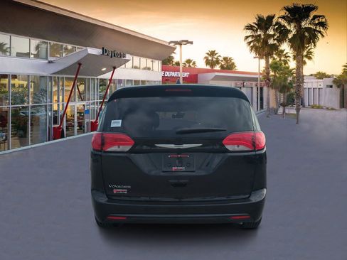 New 2026 Chrysler Voyager LX image 4