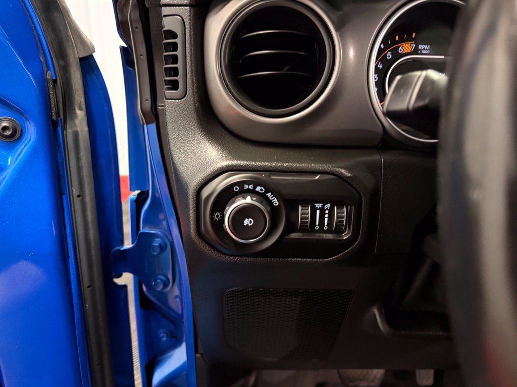 Used 2021 Jeep Wrangler Sport AWD/4WD image 31
