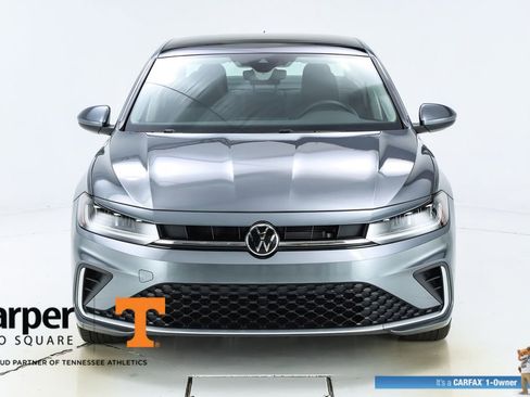 Used 2025 Volkswagen Jetta SE w/ Sunroof Package FWD image 16