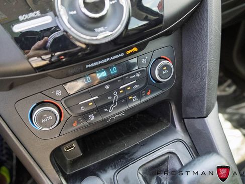 Used 2018 Ford Focus SEL w/ Cold Weather Package FWD image 29