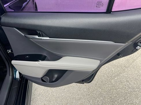Used 2018 Toyota Camry XSE FWD image 16