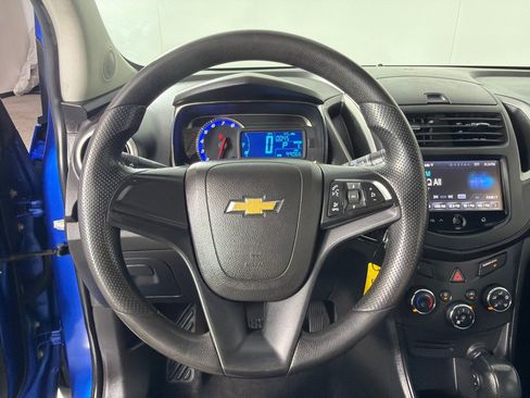 Used 2016 Chevrolet Trax LS w/ LPO, Protection Package FWD image 13