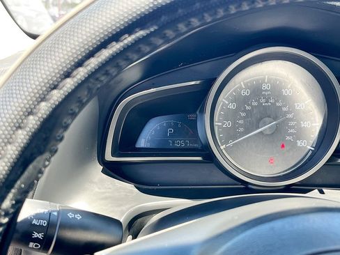 Used 2018 MAZDA MAZDA3 Touring FWD image 12