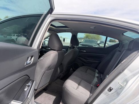 Used 2022 Nissan Altima 2.5 SV w/ SV Premium Package image 24