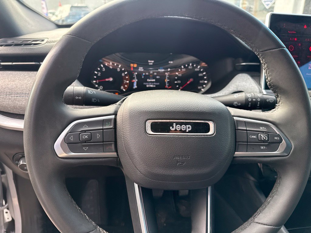 Used 2024 Jeep Compass Latitude AWD/4WD image 24