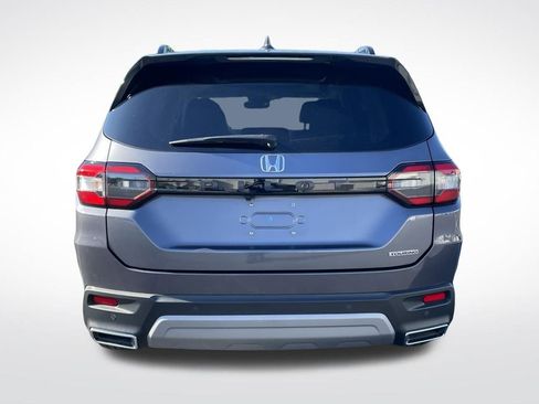 Used 2024 Honda Pilot Touring image 4