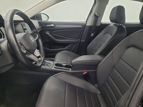 Used 2024 Volkswagen Jetta SE image 17