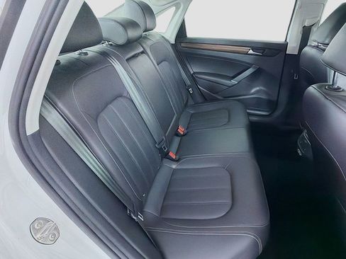 Used 2020 Volkswagen Passat 2.0T SEL image 30