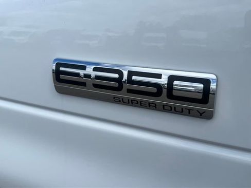 New 2027 Ford E-350 and Econoline 350 Super Duty w/ Power Equipment Group RWD image 11