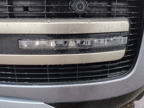 Used 2023 Land Rover Range Rover SE image 10